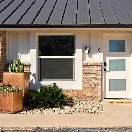 Midcentury Couples Designer Loft - Casa Tuya Lägenhet Austin Exteriör bild