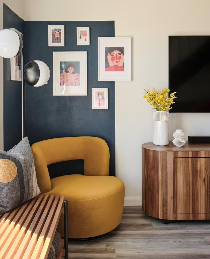 Midcentury Couples Designer Loft - Casa Tuya Lägenhet Austin Exteriör bild
